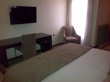 Quo Vadis Hotel אבוג'ה מראה חיצוני תמונה